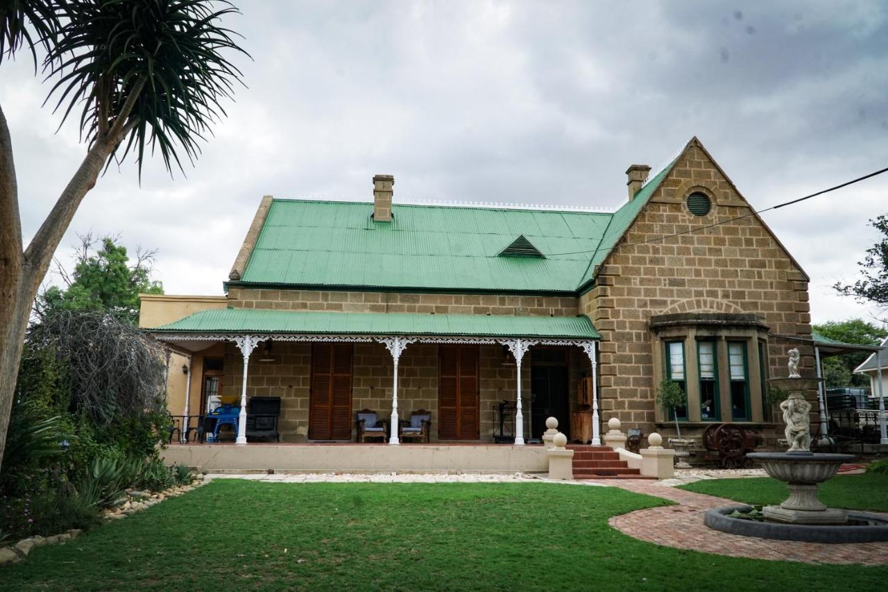 Outentique Accommodation Oudtshoorn Exterior photo